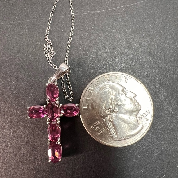 Raspberry rhodolite garnet cross pendant and chain necklace in sterling silver - Picture 12 of 16